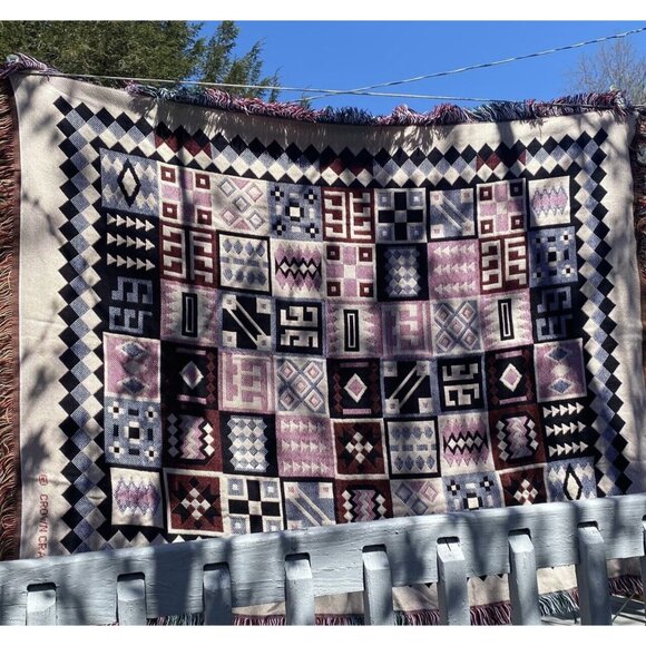 Geometric Patterned Throw Blanket - Picture 7 of 7